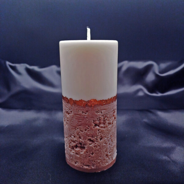 Bougies artisanales décoratives – piliers Alchimie L’Absolu ivoire et marron, effet minéral texturé